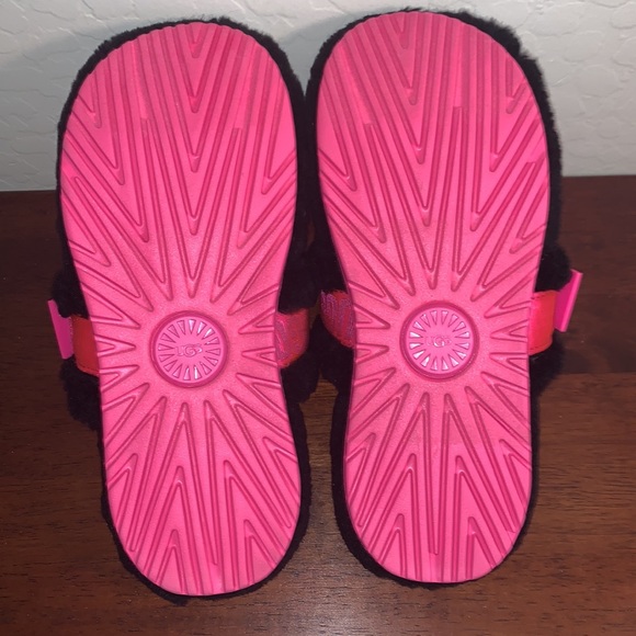 UGG BRAND NEW & GORGEOUS SIZE 6 CLOSED TOE VELCRO SLIP ON SLIPPERS - Picture 7 of 10